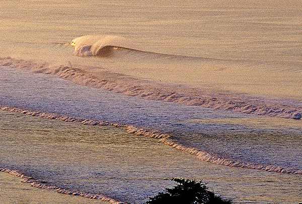 elsalvador-surf-El-Cuco-1.jpg